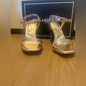 Karl Lagerfeld Metallic Champagne Heels. Size 6 1/2
Brand new in box